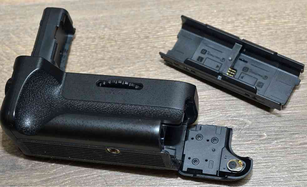 NEEWER NW-A7II  grip pro Sony A7II, A7SII, A7RII* - foto 3