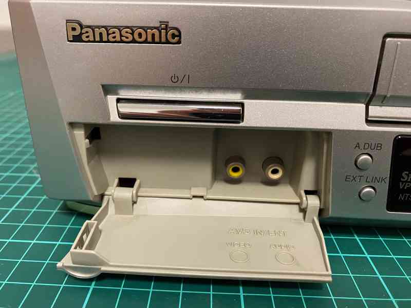 Videorekordér PANASONIC NV-SJ422, přehrává i S-VHS - foto 3
