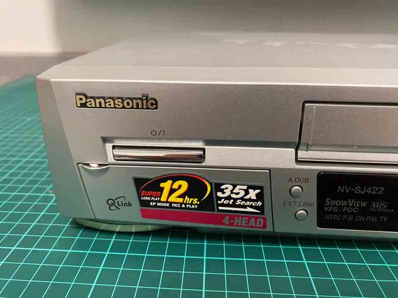 Videorekordér PANASONIC NV-SJ422, přehrává i S-VHS - foto 2