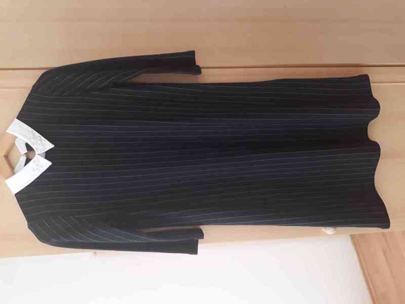 Tmavé šaty s límečkem Orsay - foto 1