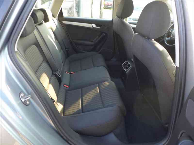 Audi A4 2,0 TDI QUATTRO, 1.MAJITEL - foto 9