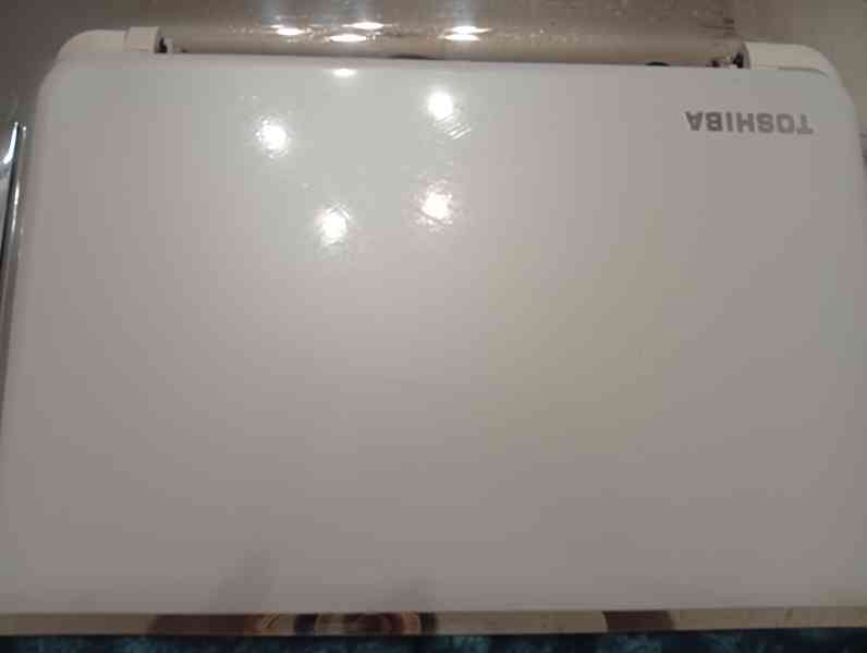 Toshiba Satellite L50 B 256 - Notebooky - foto 4