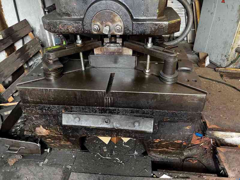 Použitý excentrický lis LE 400, r. v. 1963 - foto 4