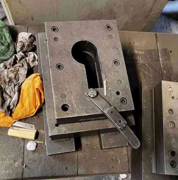 Použitý excentrický lis LE 400, r. v. 1963 - foto 18