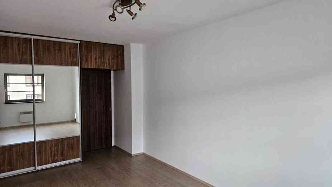Cihlový byt 2+kk 60m2 s šatnou a výtahem, ul.Palackého Brno. - foto 9