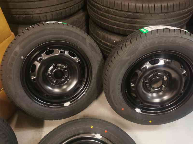 Prodám tuto novou zimní sadu kol Škoda fabie plechové disky - foto 2
