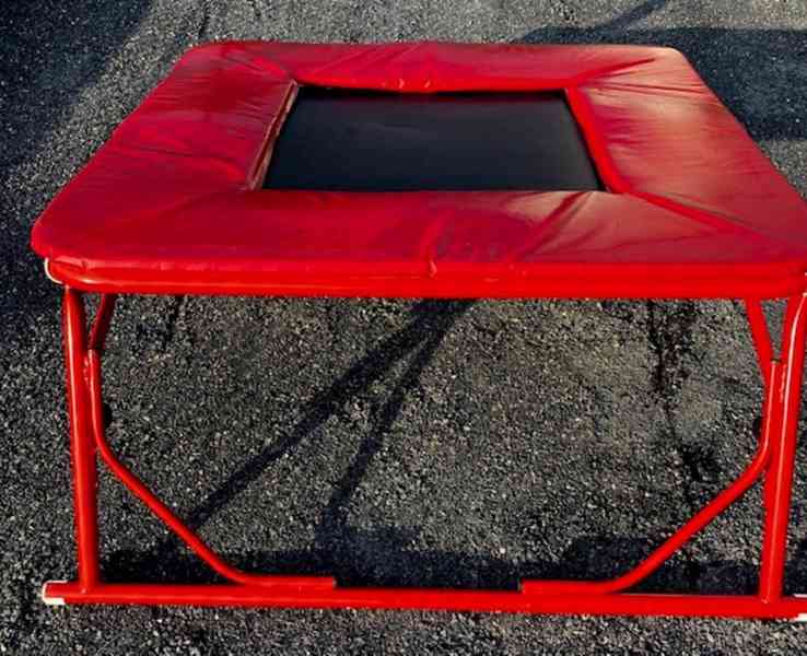 Gymnastická trampolína s možností změny sklonu - foto 2