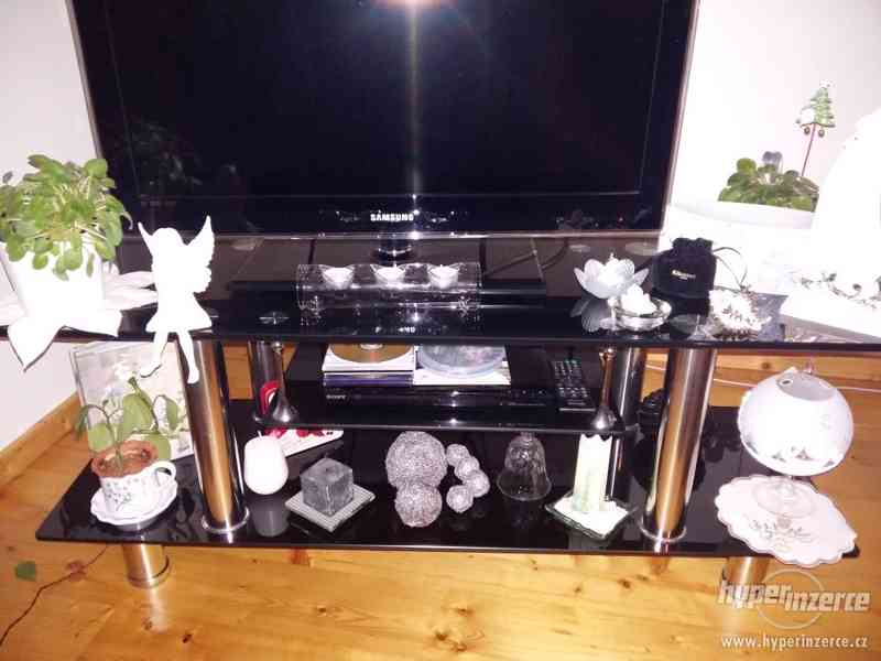 TV stolek - skleněný černý - foto 1