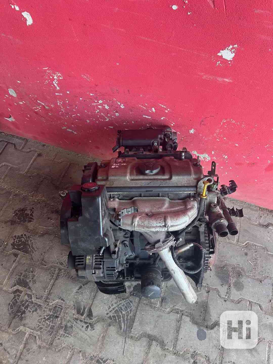 Motor 1,1 8V HFZ 44KW Peugeot 206 prodám záruka - foto 1