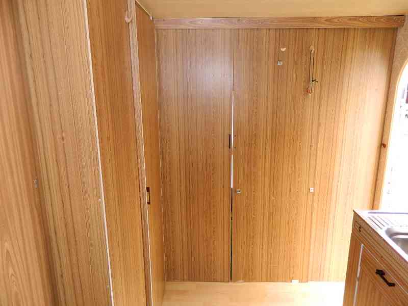 Dvouosý karavan Burstner - foto 9