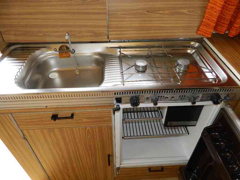 Dvouosý karavan Burstner - foto 4