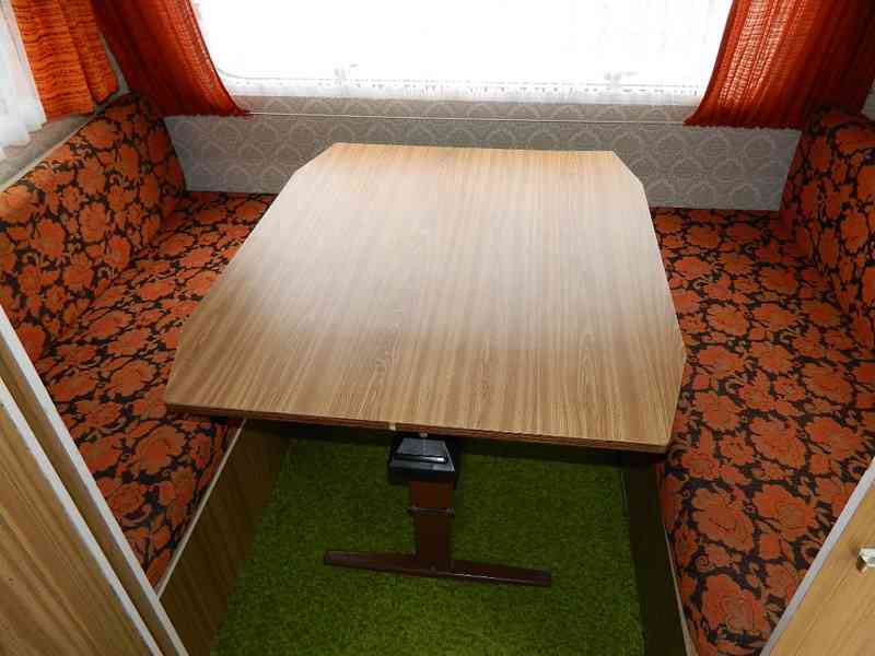 Dvouosý karavan Burstner - foto 7