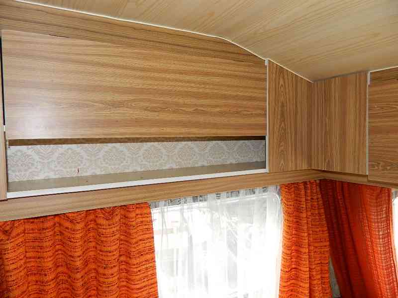 Dvouosý karavan Burstner - foto 11