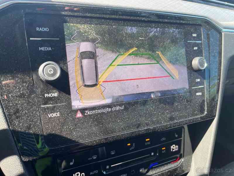 Volkswagen Passat 2,0 B8 TDI DSG MY22 CAM LED - foto 4