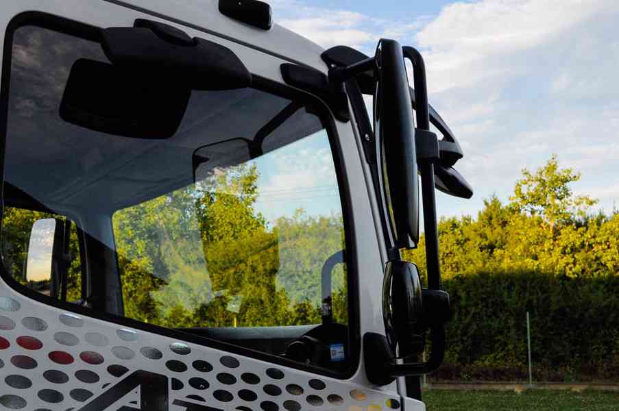 MERCEDES ATEGO 1518 - TŘÍSTRANNÝ S3 SKLÁPĚČ - VYKLÁPĚČ EU5 - foto 12