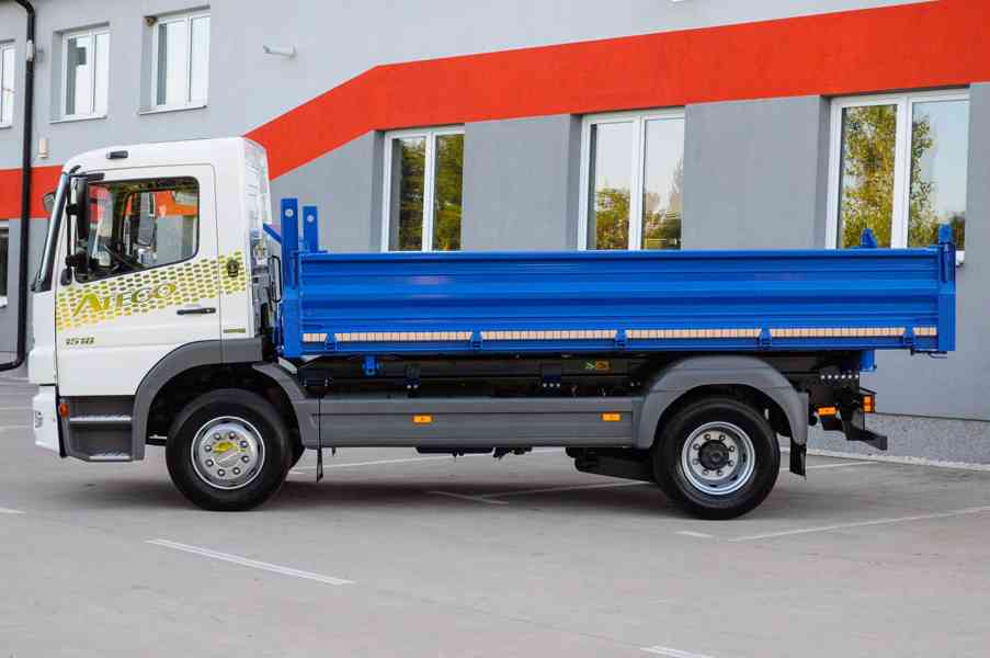 MERCEDES ATEGO 1518 - TŘÍSTRANNÝ S3 SKLÁPĚČ - VYKLÁPĚČ EU5 - foto 4