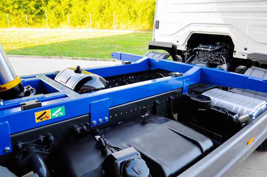 MERCEDES ATEGO 1518 - TŘÍSTRANNÝ S3 SKLÁPĚČ - VYKLÁPĚČ EU5 - foto 85