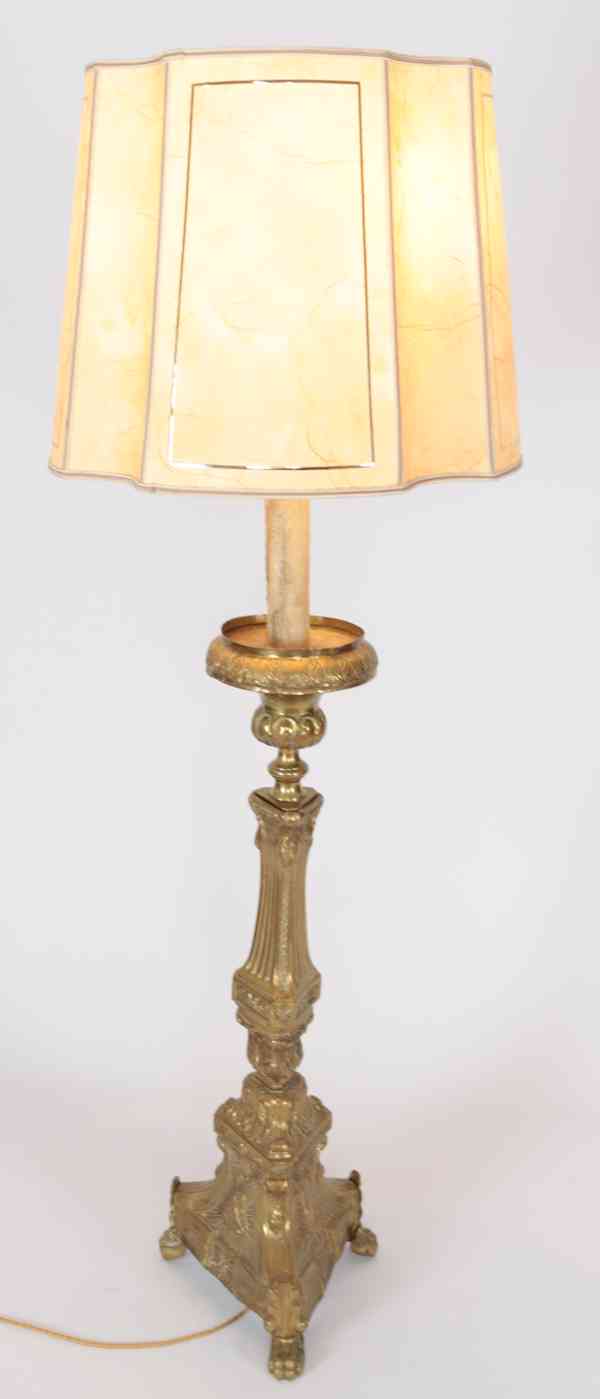 Starožitná stojací lampa z kostelního svícnu