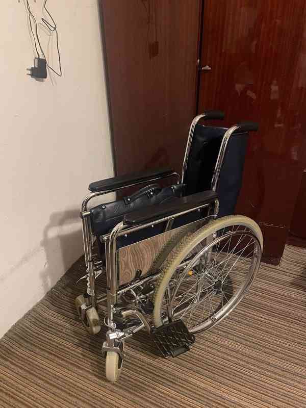 Invalidní vozík - foto 2