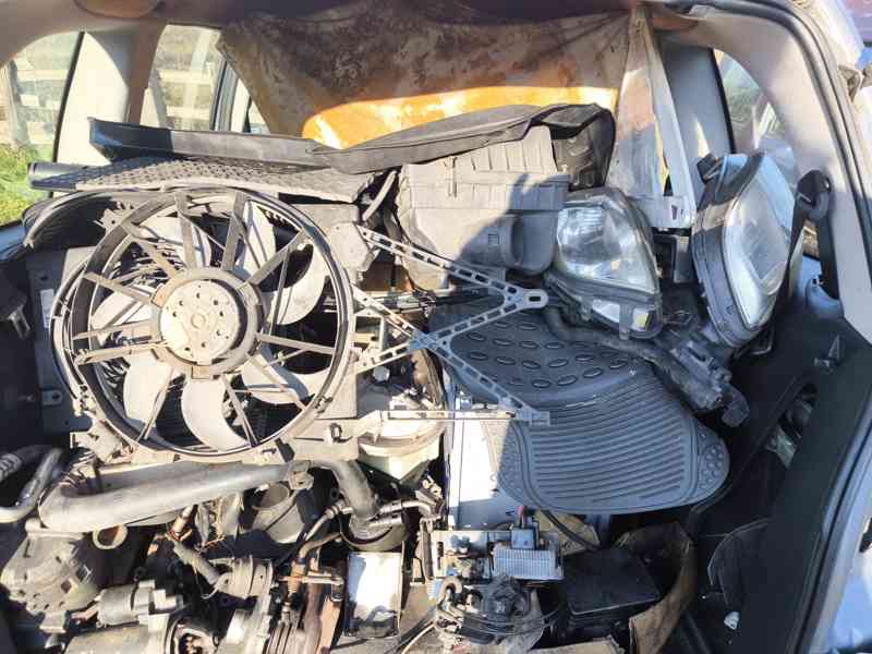 Opel Zafira 2.0 DTI komplet na díly. Rok. výr. 2002. - foto 6