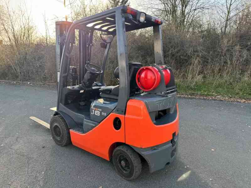 Vysokozdvižný vozík LPG Toyota Tonero 18 - foto 3