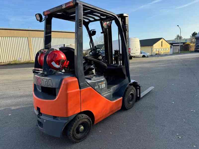 Vysokozdvižný vozík LPG Toyota Tonero 18 - foto 4