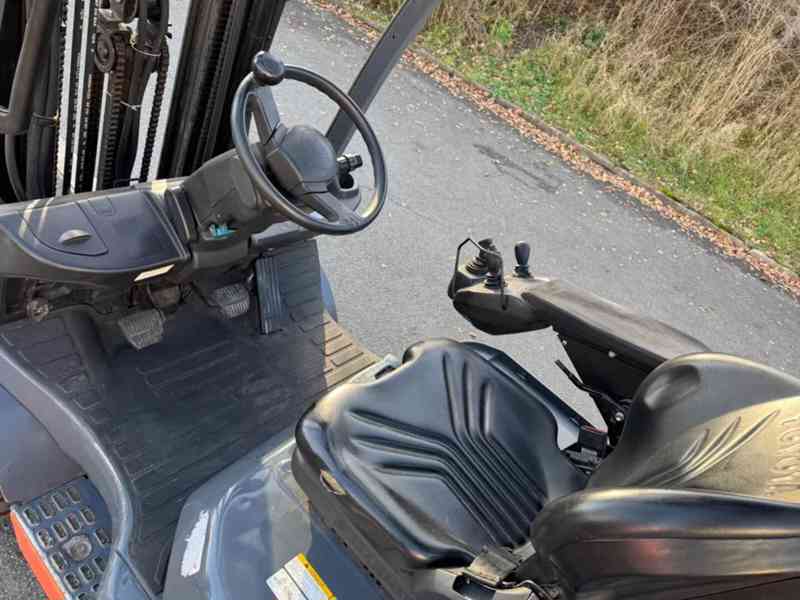 Vysokozdvižný vozík LPG Toyota Tonero 18 - foto 9