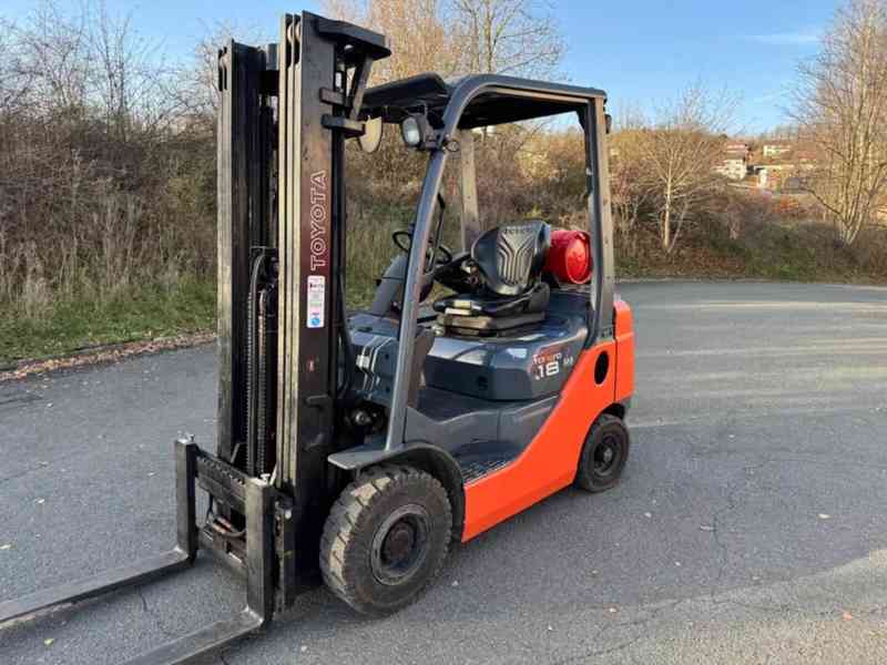 Vysokozdvižný vozík LPG Toyota Tonero 18 - foto 2