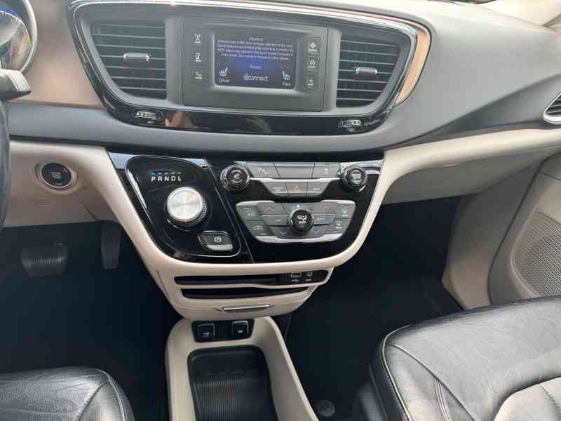 Chrysler Pacifica 3,6 L V6 Tour L 2017 - foto 19