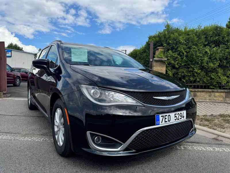 Chrysler Pacifica 3,6 L V6 Tour L 2017 - foto 5