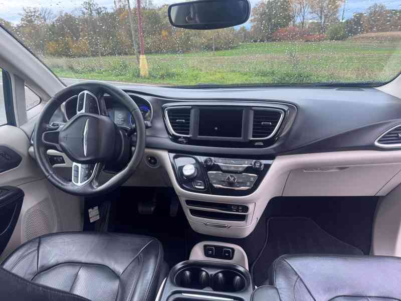  Chrysler Pacifica 3,6 Pentastar RU Touring L Kůže 2019 - foto 12