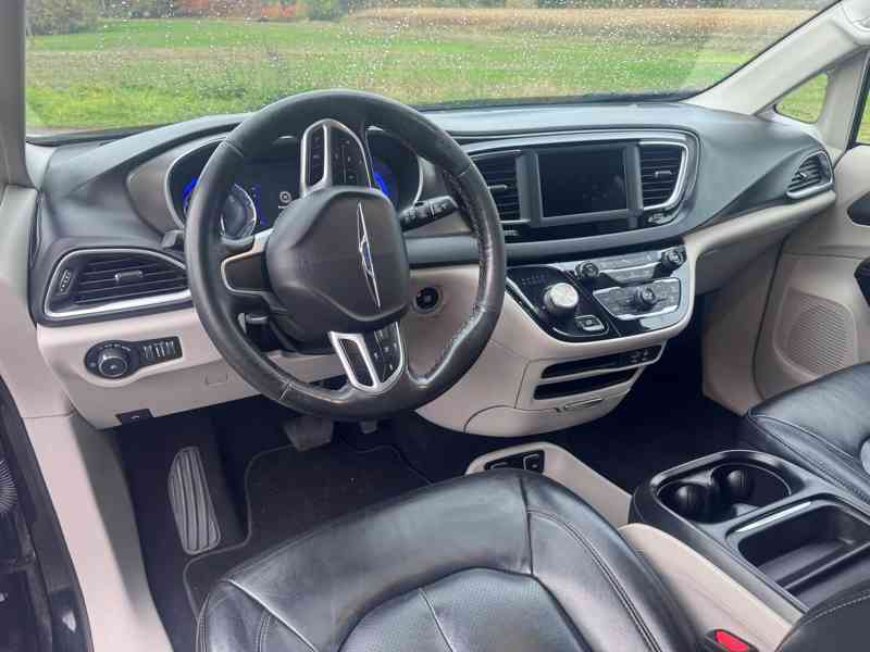  Chrysler Pacifica 3,6 Pentastar RU Touring L Kůže 2019 - foto 14