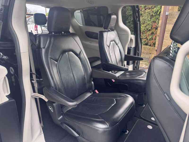  Chrysler Pacifica 3,6 Pentastar RU Touring L Kůže 2019 - foto 8