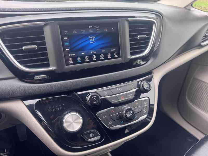  Chrysler Pacifica 3,6 Pentastar RU Touring L Kůže 2019 - foto 17