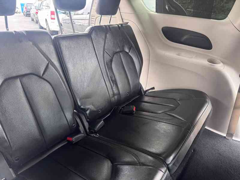  Chrysler Pacifica 3,6 Pentastar RU Touring L Kůže 2019 - foto 9