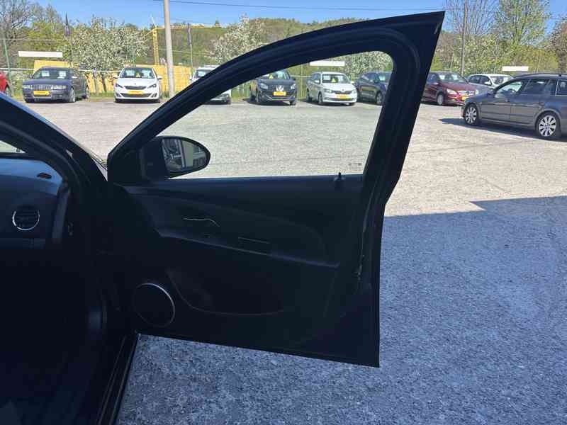 Chevrolet Cruze 2.0 VCDi/1MAJ/ČR/91tisKM/120kW - foto 20