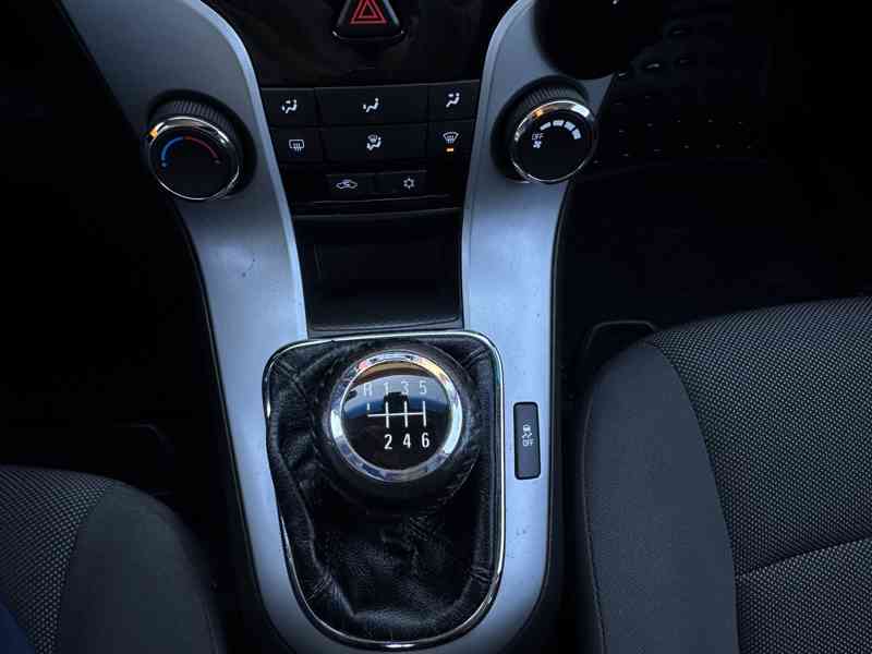 Chevrolet Cruze 2.0 VCDi/1MAJ/ČR/91tisKM/120kW - foto 26