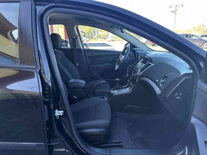 Chevrolet Cruze 2.0 VCDi/1MAJ/ČR/91tisKM/120kW - foto 19