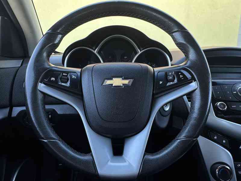 Chevrolet Cruze 2.0 VCDi/1MAJ/ČR/91tisKM/120kW - foto 23