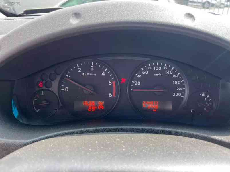 Nissan Navara 2,5DCi Hardtop 140kw - foto 14