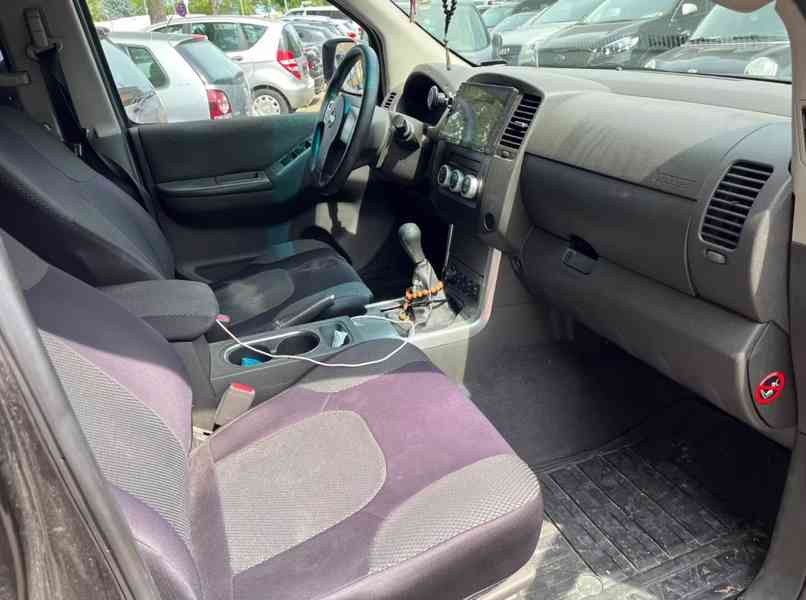 Nissan Navara 2,5DCi Hardtop 140kw - foto 11