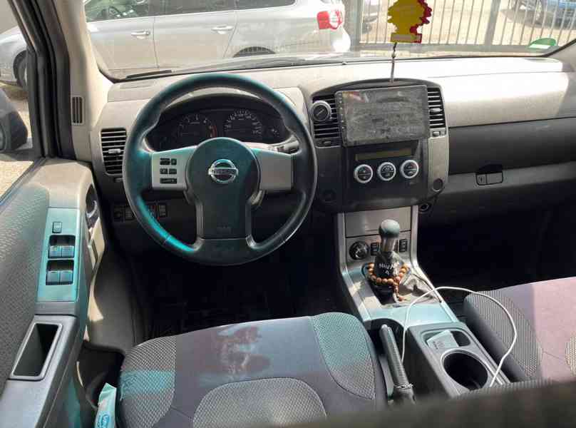 Nissan Navara 2,5DCi Hardtop 140kw - foto 3