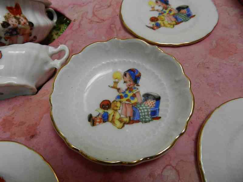 Dětské porcelánové nádobí krabice Victoria Role 1919 - foto 5