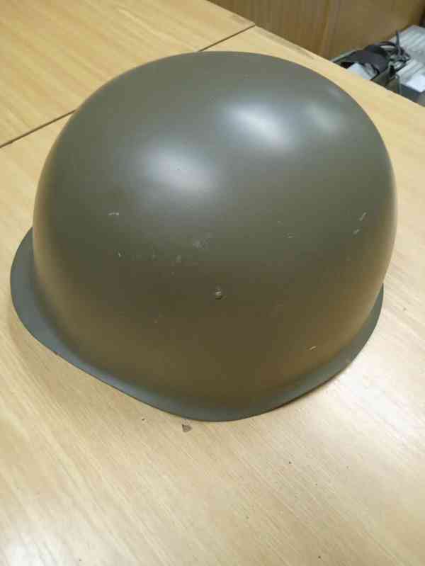 vojenská helma nová - foto 2