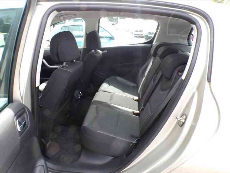 Peugeot 308 1,6 i SPORT - foto 8