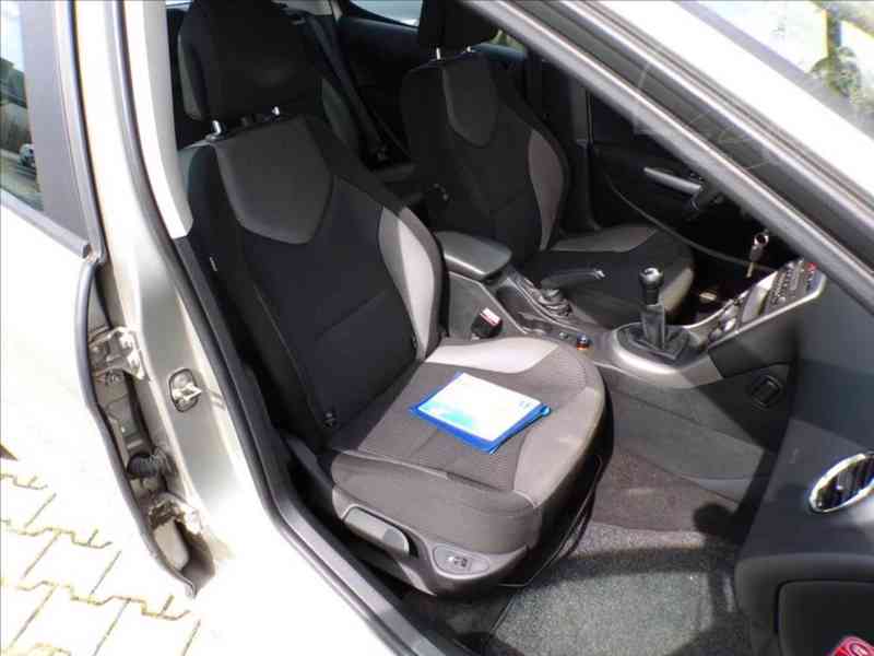 Peugeot 308 1,6 i SPORT - foto 10