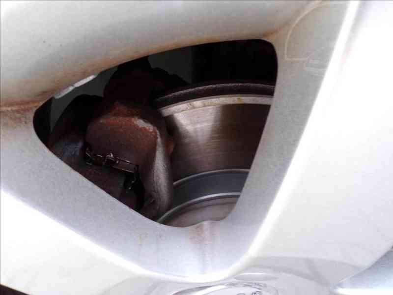 Peugeot 308 1,6 i SPORT - foto 14