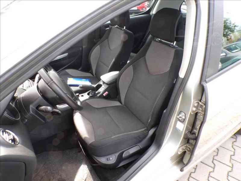 Peugeot 308 1,6 i SPORT - foto 7