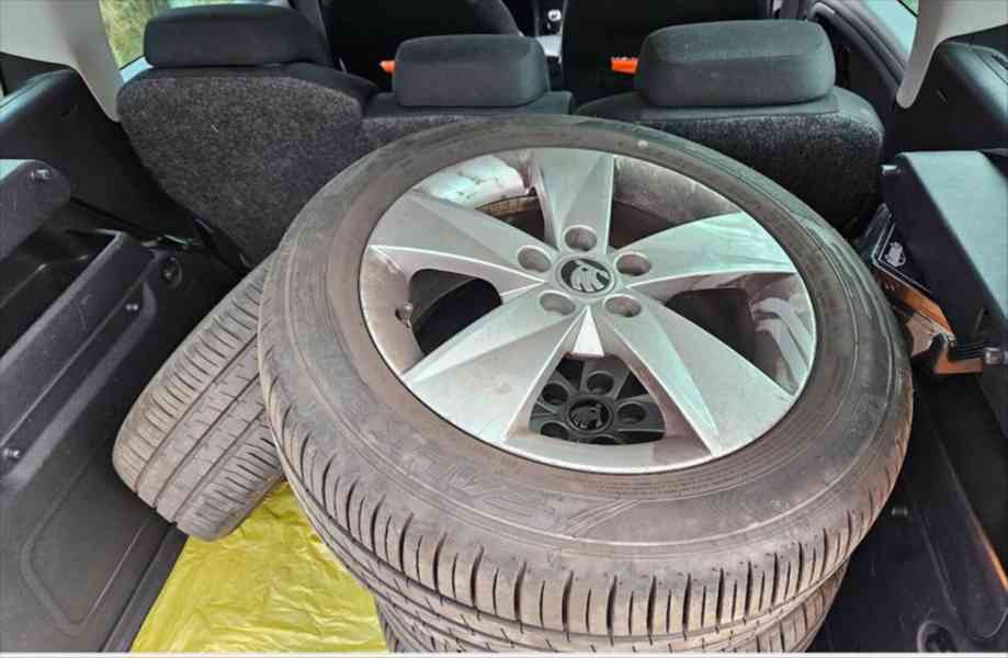 Škoda Roomster 1,6   TDI - foto 12