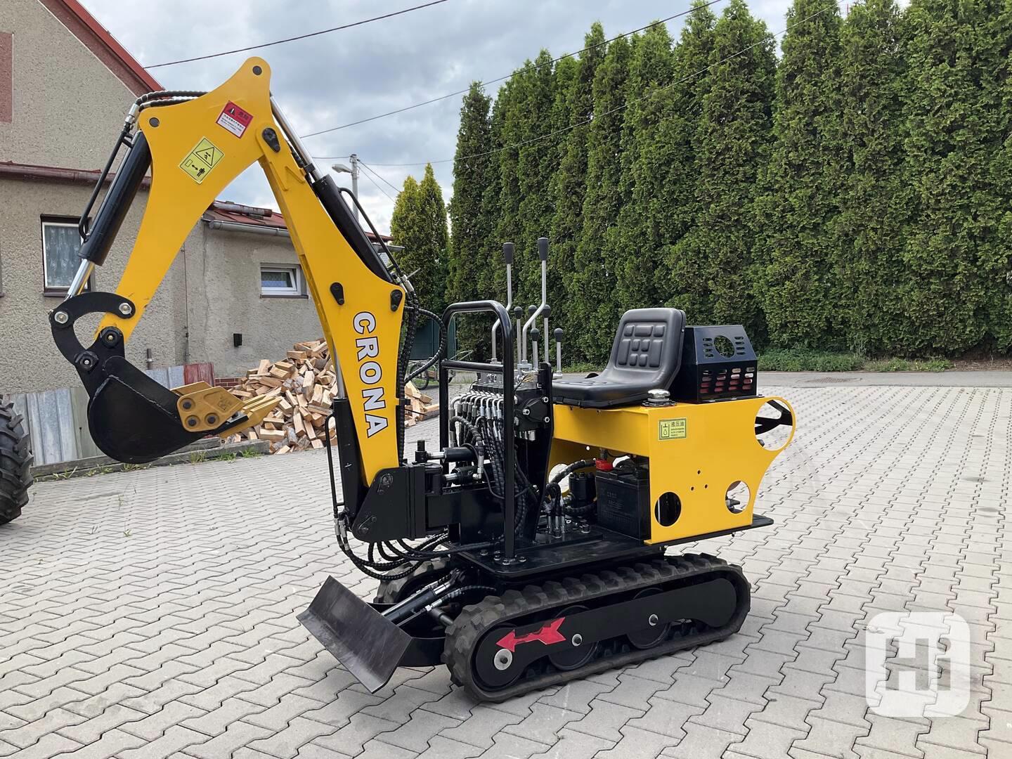 Nejlevnější minibagr CR07 s mimoosým kop. 730 kg - foto 1